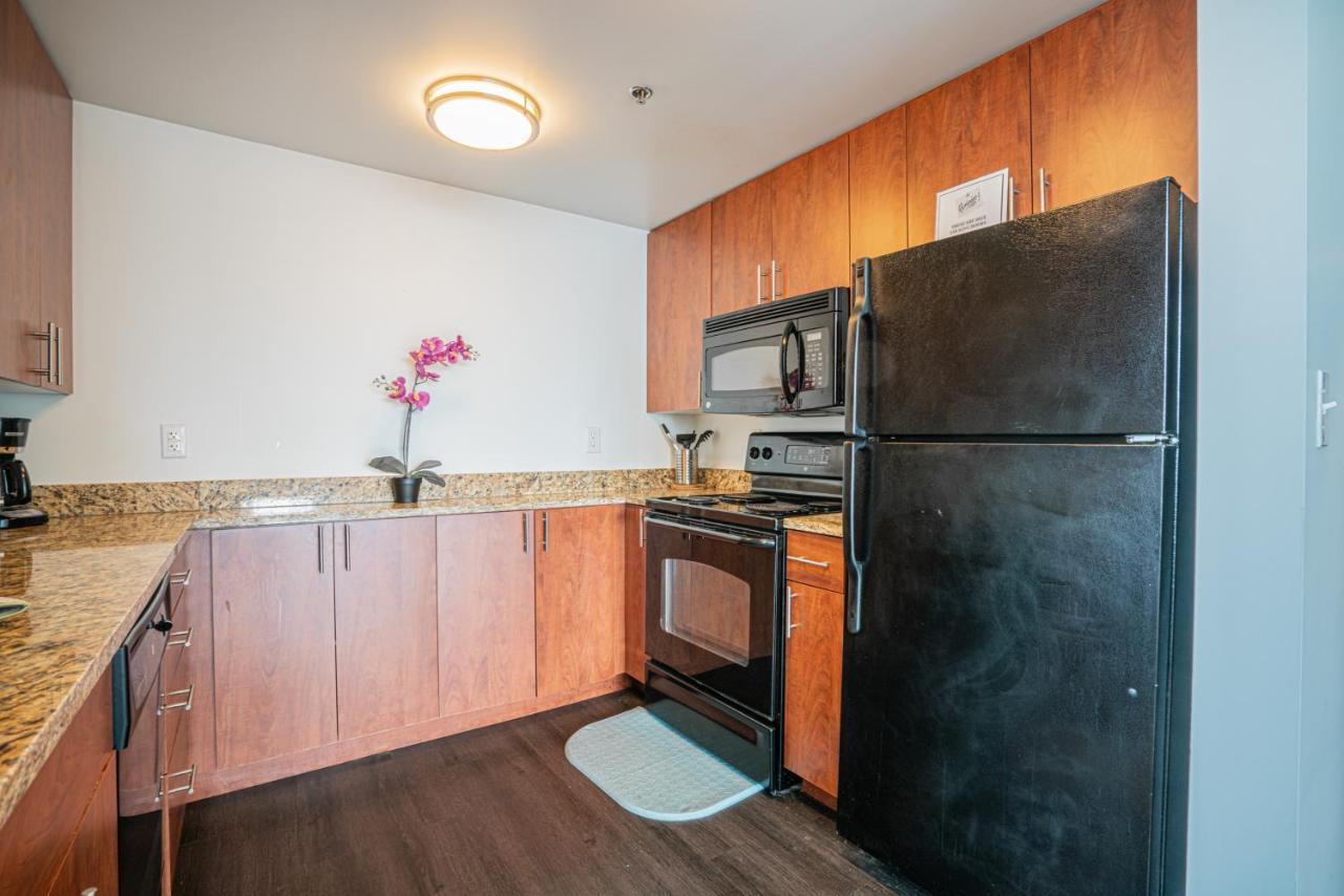 Heaven On Downtown Fully Furnished Apartment *